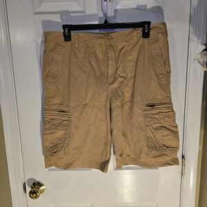 YHB Men's Cargo Shorts Tan Khaki Size 38 Zip Fly Pockets Fashion Casual NWT